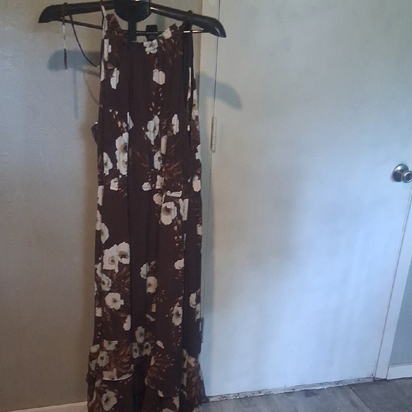 Cato Brown Floral Halter Neck Tiered Maxi Dress Plus Size 22/24W - Picture 2 of 5